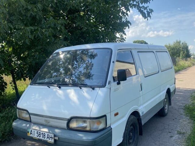 Белый Киа Беста, объемом двигателя 2.5 л и пробегом 222 тыс. км за 1300 $, фото 1 на Automoto.ua