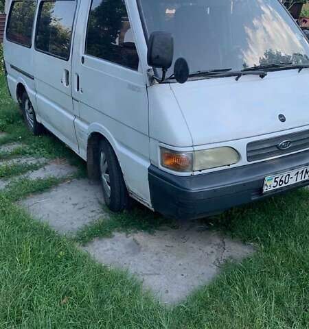 Белый Киа Беста, объемом двигателя 2.2 л и пробегом 350 тыс. км за 1200 $, фото 1 на Automoto.ua