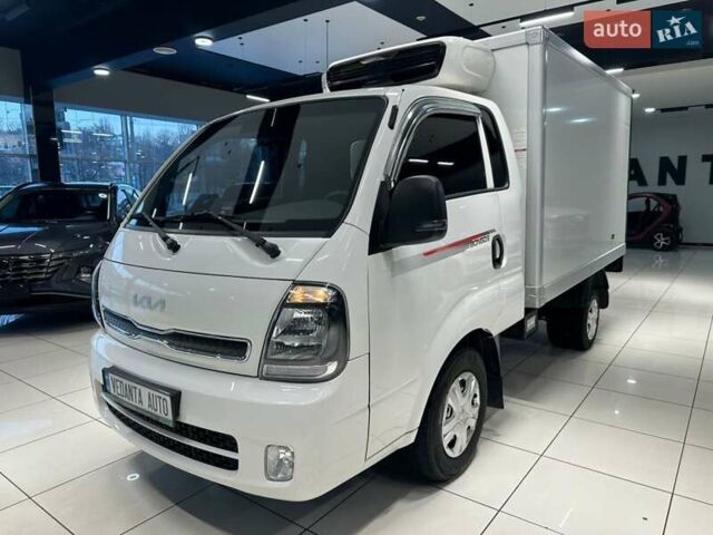 Белый Киа Бонго, объемом двигателя 2.5 л и пробегом 167 тыс. км за 23700 $, фото 1 на Automoto.ua