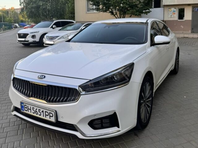 Белый Киа Каденза, объемом двигателя 0 л и пробегом 216 тыс. км за 13800 $, фото 1 на Automoto.ua