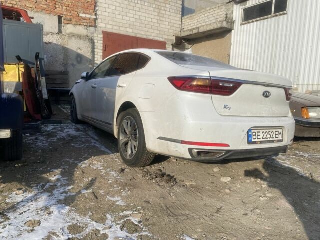 Білий Кіа Каденза, об'ємом двигуна 3 л та пробігом 187 тис. км за 5820 $, фото 1 на Automoto.ua