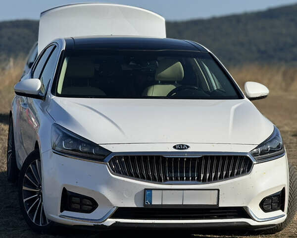 Білий Кіа Каденза, об'ємом двигуна 3.34 л та пробігом 90 тис. км за 14800 $, фото 1 на Automoto.ua