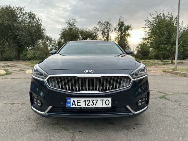 Синий Киа Каденза, объемом двигателя 3 л и пробегом 206 тыс. км за 18000 $, фото 1 на Automoto.ua