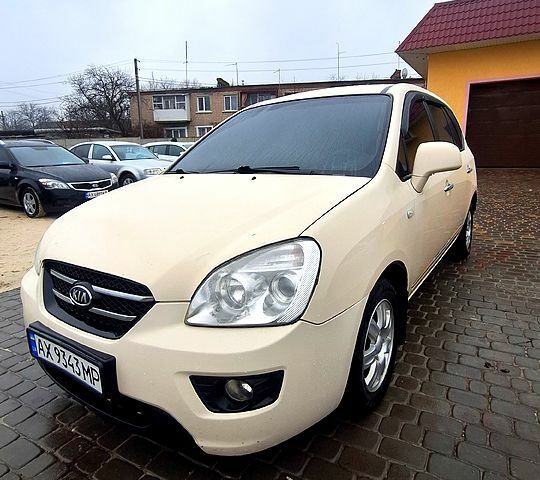 Білий Кіа Каренс, об'ємом двигуна 2 л та пробігом 0 тис. км за 5600 $, фото 1 на Automoto.ua