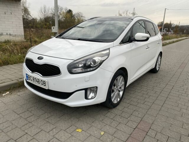 Белый Киа Каренс, объемом двигателя 1.7 л и пробегом 280 тыс. км за 9703 $, фото 1 на Automoto.ua