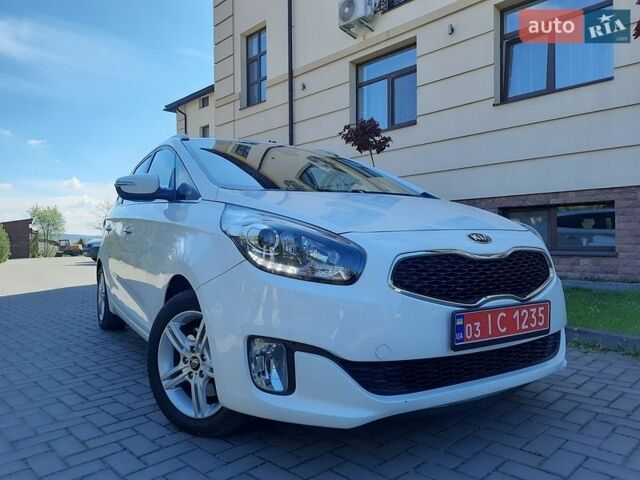 Белый Киа Каренс, объемом двигателя 1.69 л и пробегом 177 тыс. км за 10200 $, фото 1 на Automoto.ua
