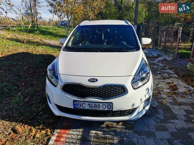 Білий Кіа Каренс, об'ємом двигуна 1.69 л та пробігом 275 тис. км за 10000 $, фото 1 на Automoto.ua