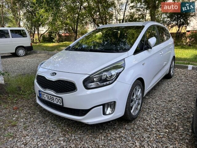 Белый Киа Каренс, объемом двигателя 1.69 л и пробегом 280 тыс. км за 10400 $, фото 1 на Automoto.ua