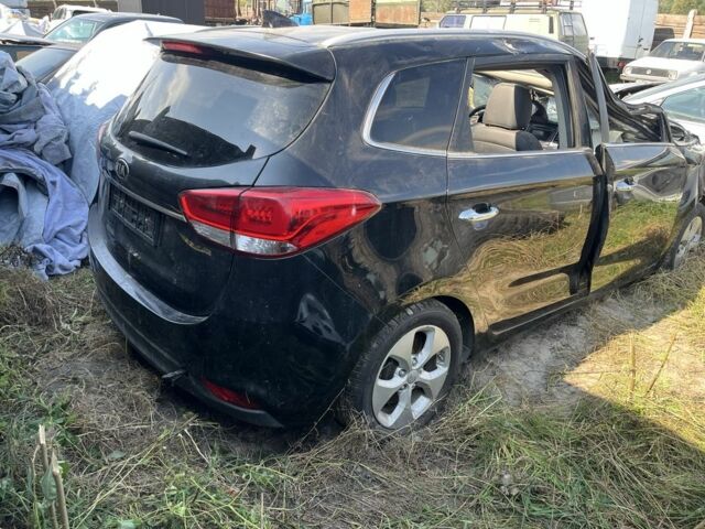 Черный Киа Каренс, объемом двигателя 1.7 л и пробегом 2 тыс. км за 3200 $, фото 1 на Automoto.ua