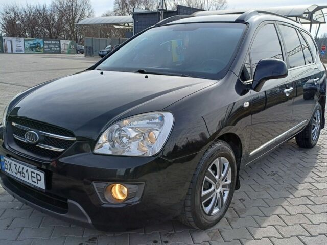 Черный Киа Каренс, объемом двигателя 2 л и пробегом 229 тыс. км за 5200 $, фото 1 на Automoto.ua