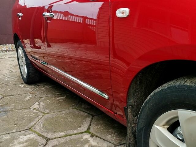 Красный Киа Каренс, объемом двигателя 2 л и пробегом 260 тыс. км за 5800 $, фото 1 на Automoto.ua