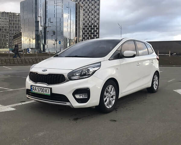 Киа Каренс, объемом двигателя 2 л и пробегом 200 тыс. км за 15000 $, фото 1 на Automoto.ua