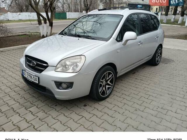 Серый Киа Каренс, объемом двигателя 2 л и пробегом 274 тыс. км за 5300 $, фото 1 на Automoto.ua