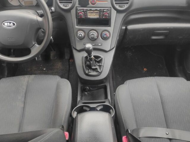 Киа Каренс 2007 в Киеве на Automoto.ua Серый Киа Каренс, объемом двигателя 2 л и пробегом 450 тыс. км за 2700 $, фото 1 на Automoto.ua