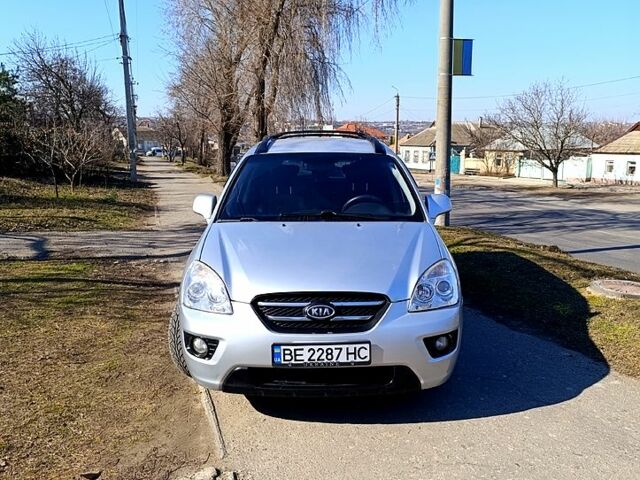 Сірий Кіа Каренс, об'ємом двигуна 2 л та пробігом 229 тис. км за 6500 $, фото 1 на Automoto.ua