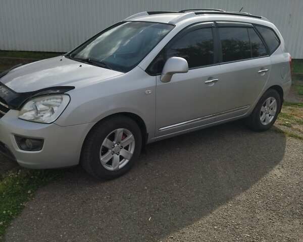 Сірий Кіа Каренс, об'ємом двигуна 2 л та пробігом 219 тис. км за 6600 $, фото 1 на Automoto.ua
