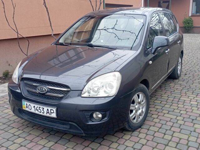 Серый Киа Каренс, объемом двигателя 2 л и пробегом 126 тыс. км за 5250 $, фото 1 на Automoto.ua