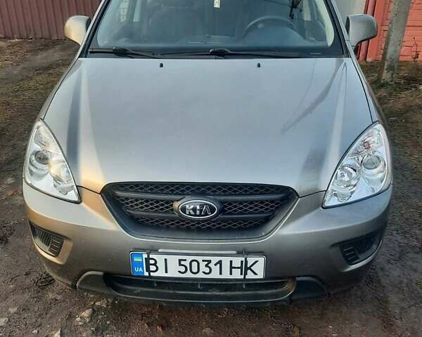 Серый Киа Каренс, объемом двигателя 2 л и пробегом 180 тыс. км за 6900 $, фото 1 на Automoto.ua