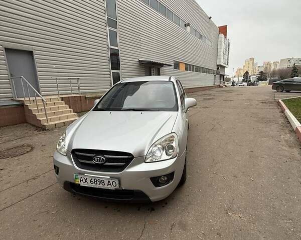 Серый Киа Каренс, объемом двигателя 2 л и пробегом 131 тыс. км за 8200 $, фото 1 на Automoto.ua