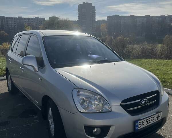 Сірий Кіа Каренс, об'ємом двигуна 2 л та пробігом 273 тис. км за 6300 $, фото 1 на Automoto.ua