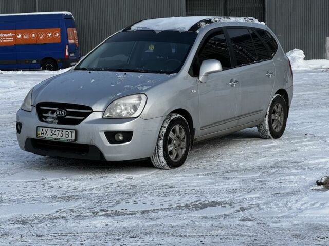 Серый Киа Каренс, объемом двигателя 2 л и пробегом 336 тыс. км за 3999 $, фото 1 на Automoto.ua