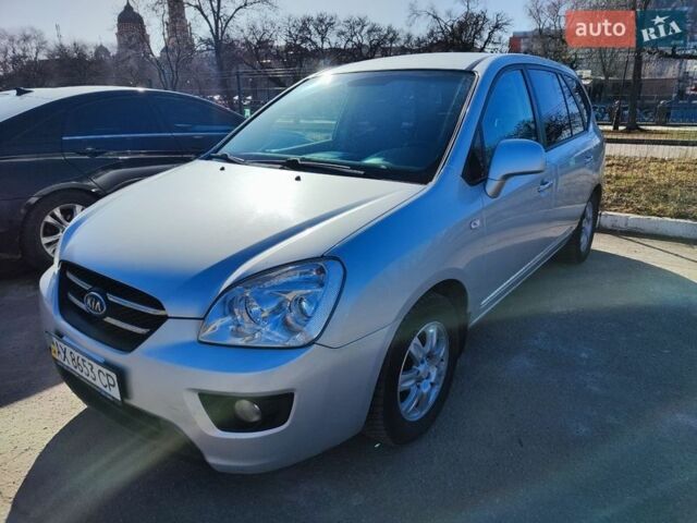 Сірий Кіа Каренс, об'ємом двигуна 2 л та пробігом 196 тис. км за 7100 $, фото 1 на Automoto.ua