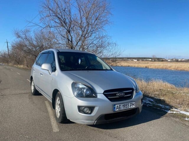 Сірий Кіа Каренс, об'ємом двигуна 2 л та пробігом 250 тис. км за 4500 $, фото 1 на Automoto.ua