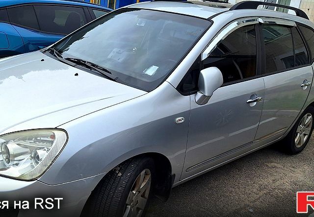 Серый Киа Каренс, объемом двигателя 2 л и пробегом 215 тыс. км за 9300 $, фото 1 на Automoto.ua