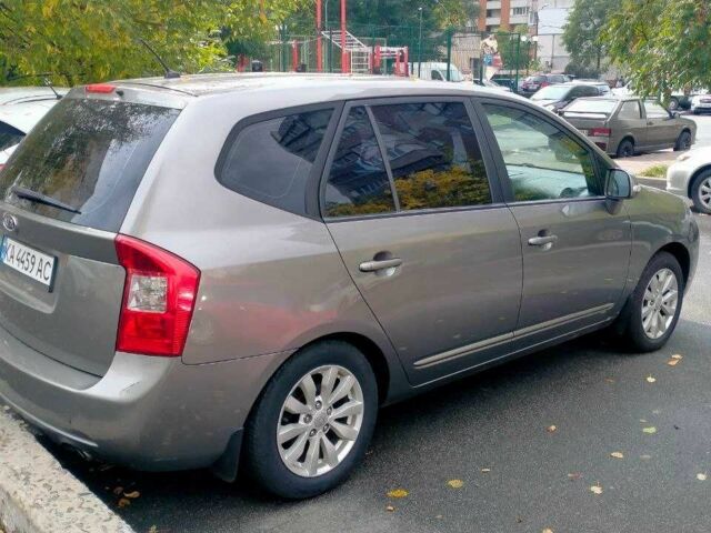 Сірий Кіа Каренс, об'ємом двигуна 2 л та пробігом 229 тис. км за 7300 $, фото 1 на Automoto.ua