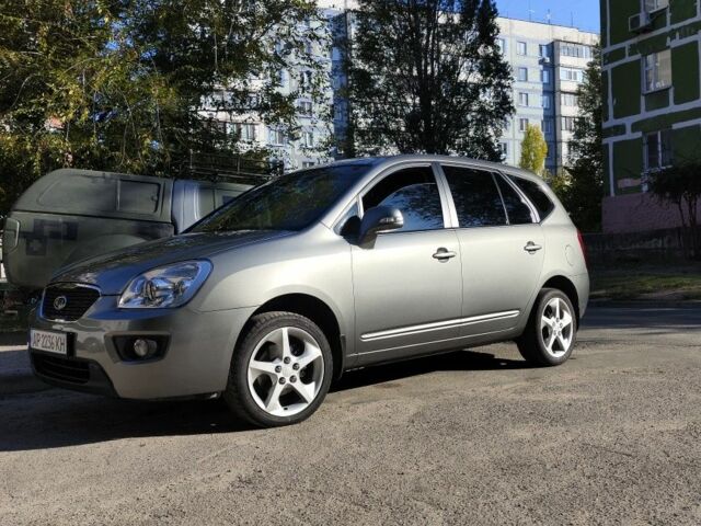 Сірий Кіа Каренс, об'ємом двигуна 2 л та пробігом 90 тис. км за 7700 $, фото 1 на Automoto.ua