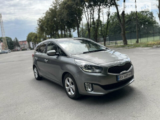 Серый Киа Каренс, объемом двигателя 1.69 л и пробегом 180 тыс. км за 10800 $, фото 1 на Automoto.ua