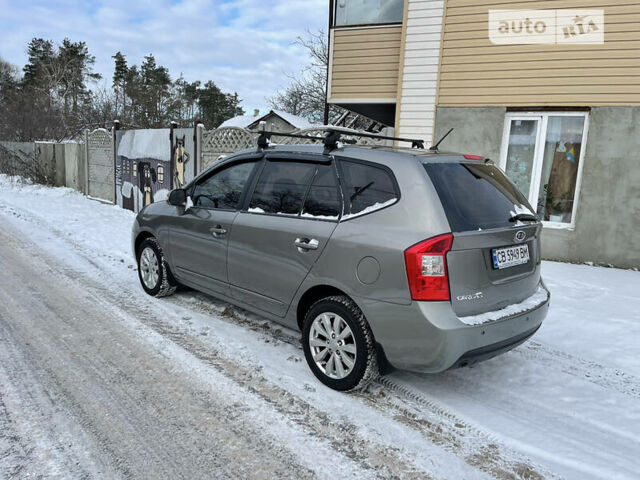 Серый Киа Каренс, объемом двигателя 2 л и пробегом 137 тыс. км за 9300 $, фото 1 на Automoto.ua