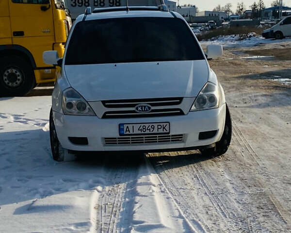 Белый Киа Карнивал, объемом двигателя 2.9 л и пробегом 315 тыс. км за 9200 $, фото 1 на Automoto.ua