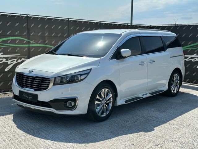 Белый Киа Карнивал, объемом двигателя 2.2 л и пробегом 175 тыс. км за 17999 $, фото 1 на Automoto.ua