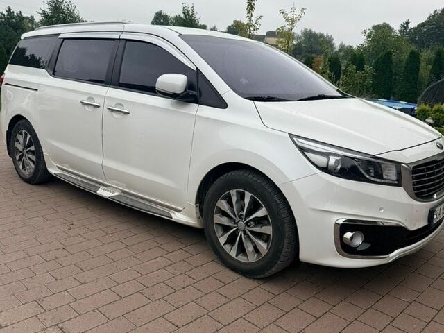 Белый Киа Карнивал, объемом двигателя 2.2 л и пробегом 115 тыс. км за 24500 $, фото 1 на Automoto.ua