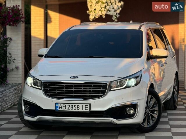 Белый Киа Карнивал, объемом двигателя 2.2 л и пробегом 204 тыс. км за 18500 $, фото 1 на Automoto.ua