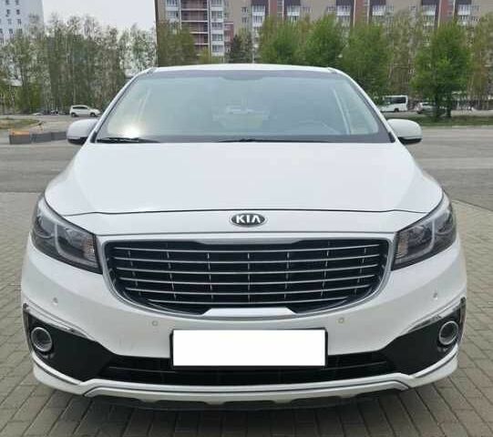 Белый Киа Карнивал, объемом двигателя 0 л и пробегом 129 тыс. км за 17800 $, фото 1 на Automoto.ua