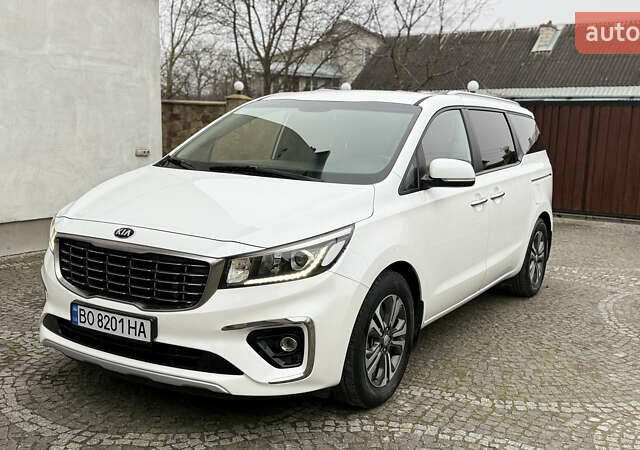 Белый Киа Карнивал, объемом двигателя 2.2 л и пробегом 165 тыс. км за 21500 $, фото 1 на Automoto.ua