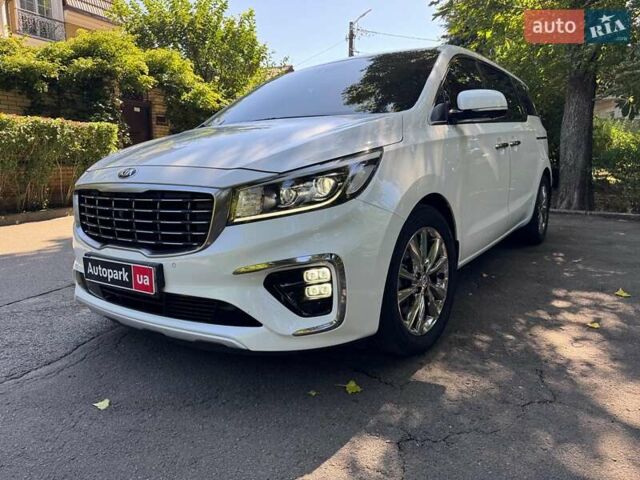 Білий Кіа Карнівал, об'ємом двигуна 2.2 л та пробігом 145 тис. км за 30490 $, фото 1 на Automoto.ua