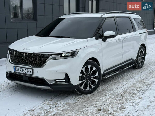 Белый Киа Карнивал, объемом двигателя 2.2 л и пробегом 12 тыс. км за 43900 $, фото 1 на Automoto.ua