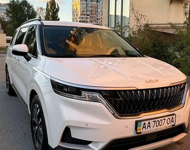 Белый Киа Карнивал, объемом двигателя 2.15 л и пробегом 160 тыс. км за 33500 $, фото 1 на Automoto.ua