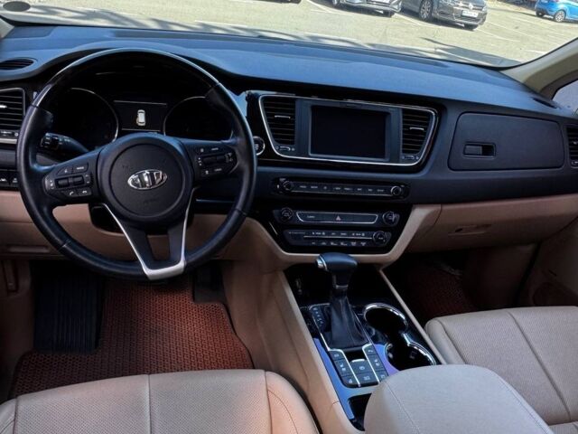 Білий Кіа Карнівал, об'ємом двигуна 2.2 л та пробігом 0 тис. км за 309 $, фото 1 на Automoto.ua