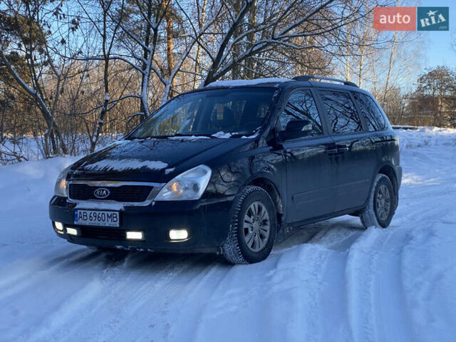 Черный Киа Карнивал, объемом двигателя 2.9 л и пробегом 184 тыс. км за 12000 $, фото 1 на Automoto.ua