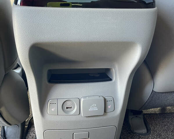 Черный Киа Карнивал, объемом двигателя 2.2 л и пробегом 263 тыс. км за 16500 $, фото 1 на Automoto.ua