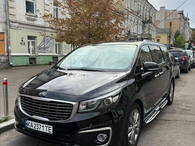 Черный Киа Карнивал, объемом двигателя 2.2 л и пробегом 259 тыс. км за 17000 $, фото 1 на Automoto.ua