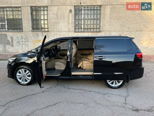 Чорний Кіа Карнівал, об'ємом двигуна 2.2 л та пробігом 168 тис. км за 22800 $, фото 1 на Automoto.ua