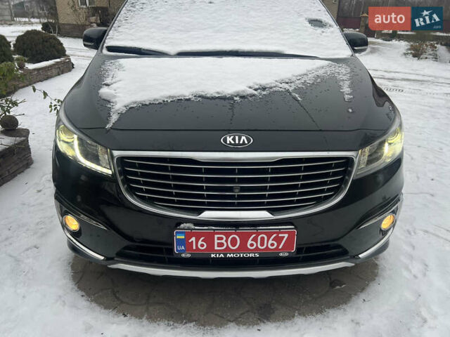 Черный Киа Карнивал, объемом двигателя 2.2 л и пробегом 180 тыс. км за 22500 $, фото 1 на Automoto.ua