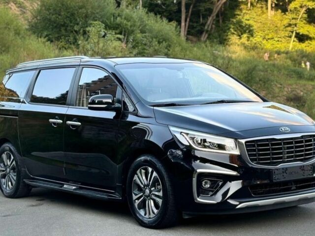 Черный Киа Карнивал, объемом двигателя 0 л и пробегом 56 тыс. км за 17700 $, фото 1 на Automoto.ua
