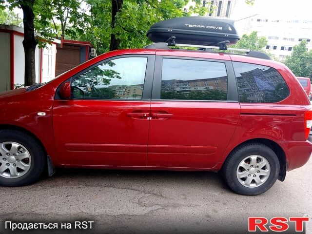 Красный Киа Карнивал, объемом двигателя 2.9 л и пробегом 213 тыс. км за 8500 $, фото 1 на Automoto.ua