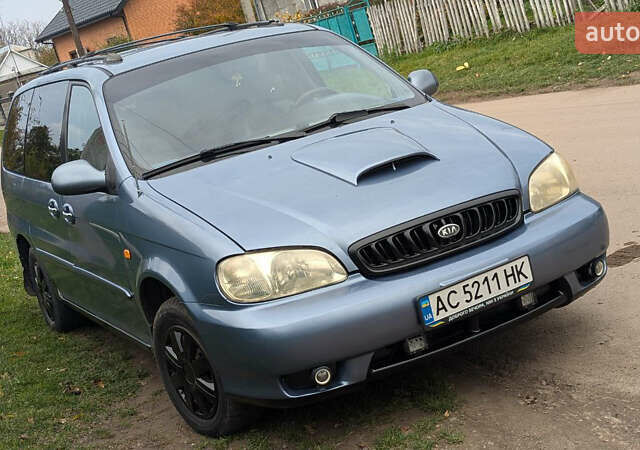 Серый Киа Карнивал, объемом двигателя 2.9 л и пробегом 350 тыс. км за 2150 $, фото 1 на Automoto.ua